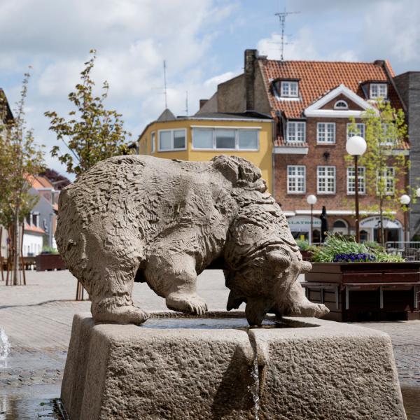 Nykøbing Falster Bjørnebrønden sculpture